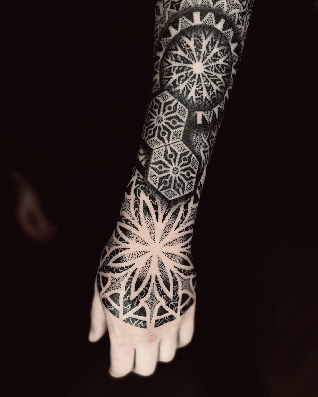 Geometric/Chemical Sleeve