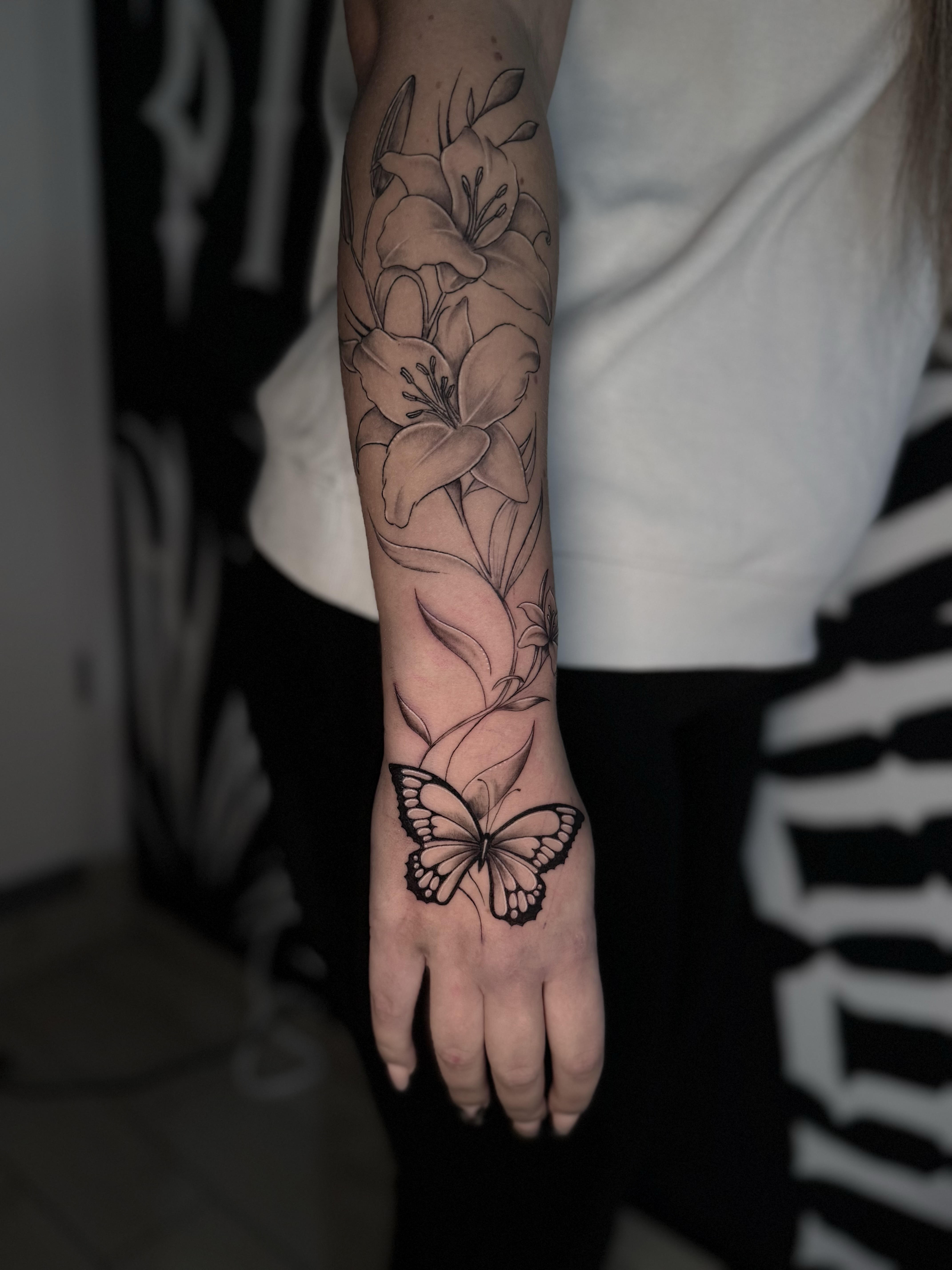 Geometric Pattern Sleeve